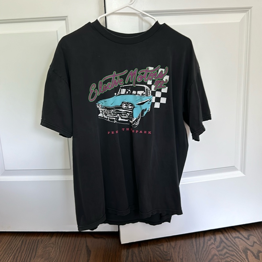 Oversized graphic tee